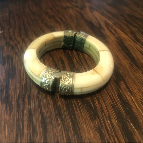 Vintage Bone Bracelet - Picture 1 of 2